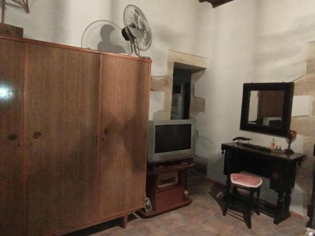 Traditional House Maria Azoyirás Extérieur photo